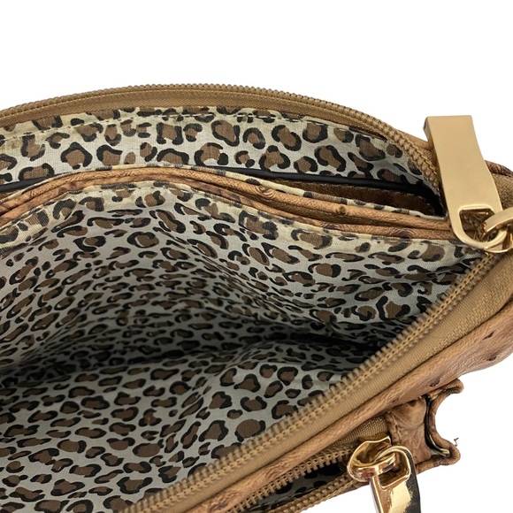 Unbranded Crossbody Gold Chain Purse with Pockets + Zippers - Great Condition - Picture 5 of 9